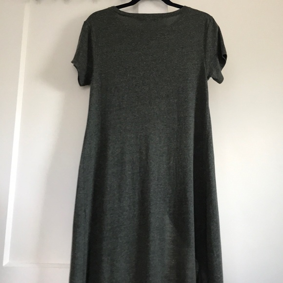 Green high low t shirt. - Picture 3 of 3